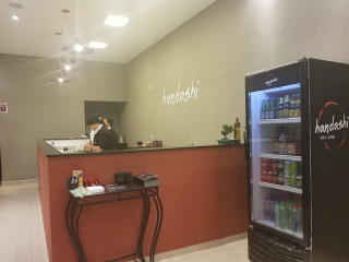 Handashi Sushi Lounge