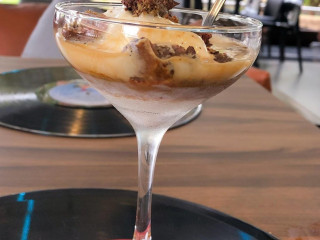 Weknd Café