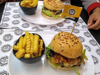 Mm Burger