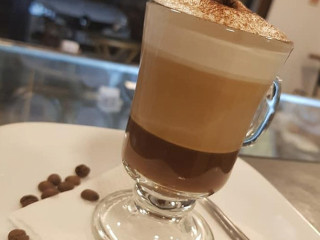 M&m Café