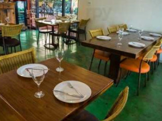 restaurant image