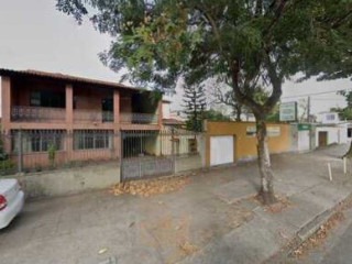 B 32