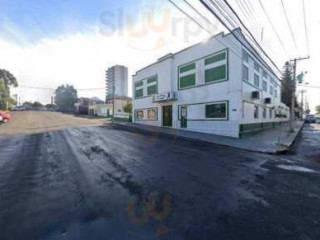 Clube Caixeiral E Coroas