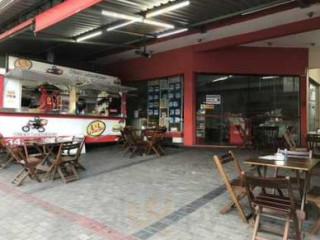 L L Lanches