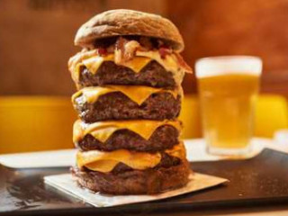 Meatz Burger N' Beer Castelo