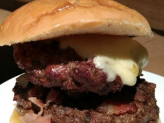 818 Burger & Steakhouse