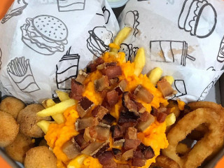 Brutos Hamburgueria E Petiscaria