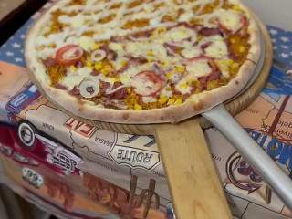 Devine's Pizzaria
