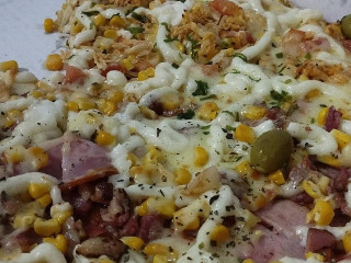 Mega Pizza